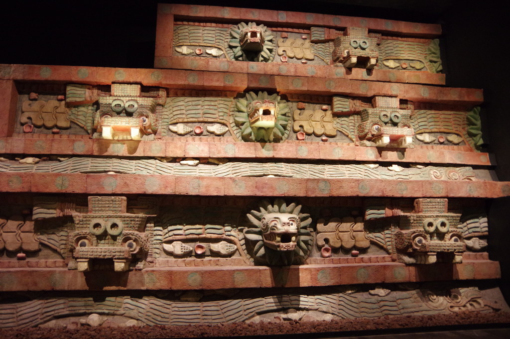 Replica of the Teotihuacán adornments - in color